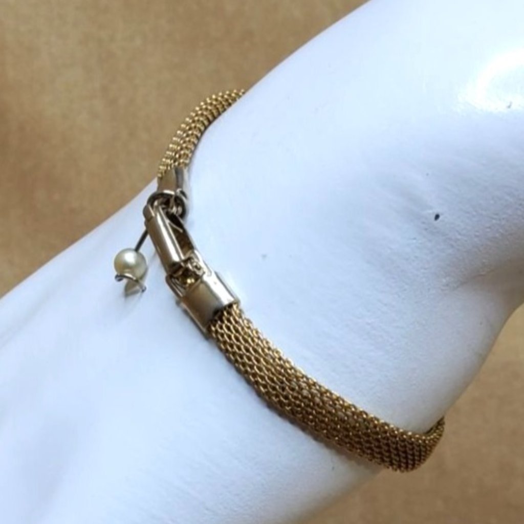 Vintage Sarah Coventry Gold Tone Metal Mesh Faux Pearl Charm Bracelet
